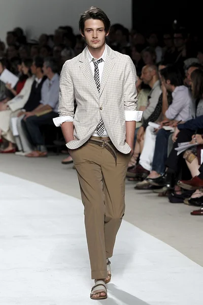 Look 26